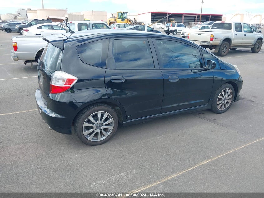 2013 HONDA FIT SPORT - JHMGE8H52DC060573