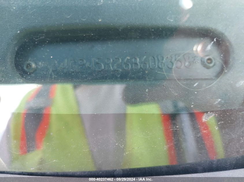 2006 Chrysler Town & Country VIN: 1A4GP45R26B608358 Lot: 40237462