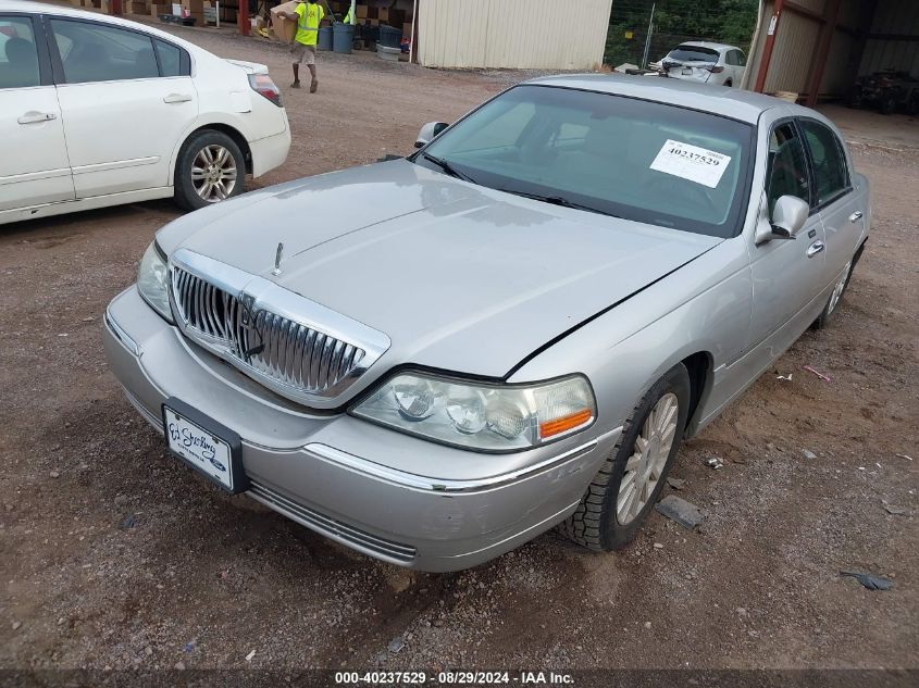 2003 Lincoln Town Car Executive VIN: 1LNHM81W03Y655253 Lot: 40237529