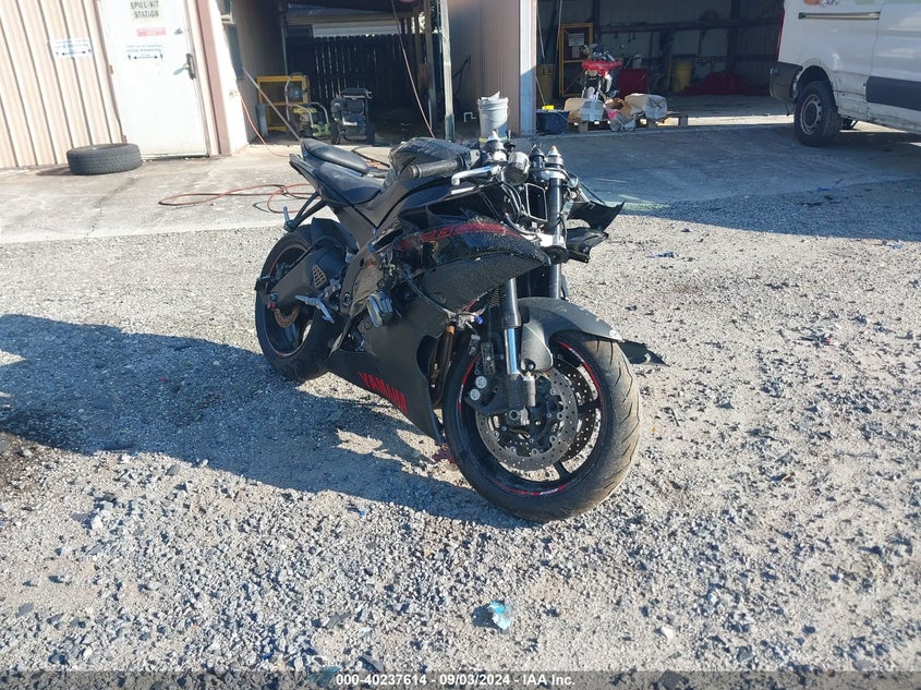 2015 YAMAHA YZFR6