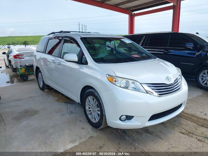 5TDYZ3DC1HS800457 2017 TOYOTA SIENNA - Image 1