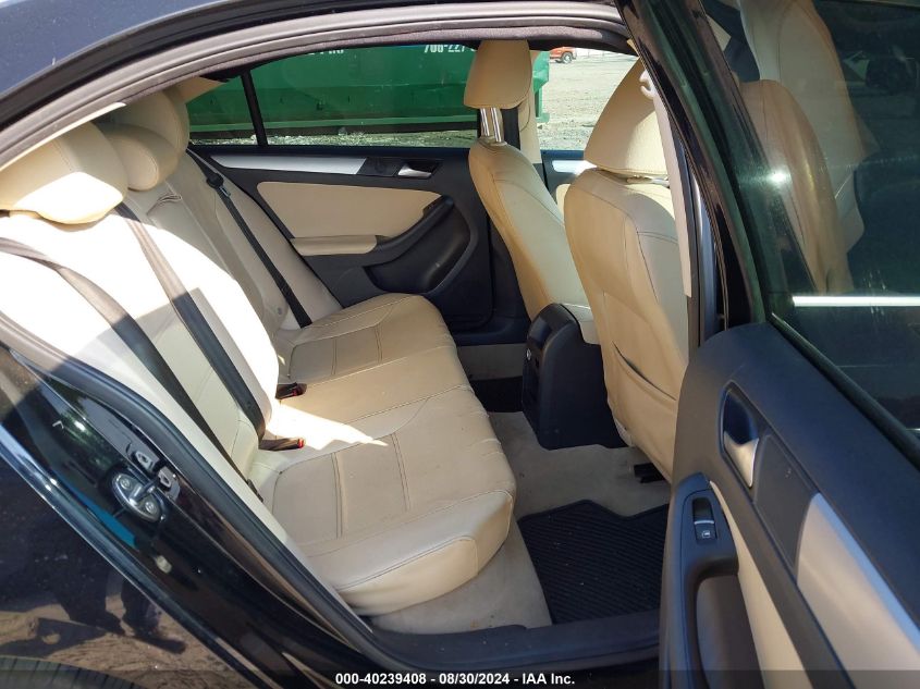 2013 VOLKSWAGEN JETTA 2.5L SE - 3VWDX7AJXDM311920