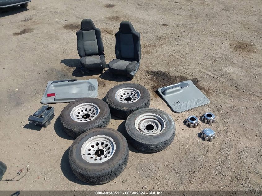 1FTSW31FX2EC95223 2002 Ford F-350 Lariat/Xl/Xlt