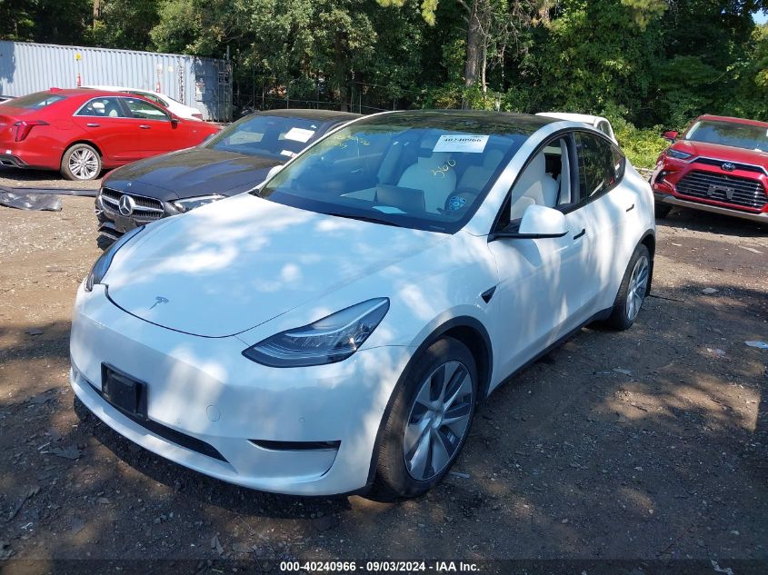 7SAYGDEE3NF387794 2022 TESLA MODEL Y - Image 2