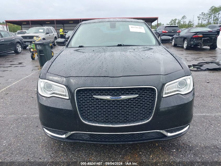 2C3CCAAGXKH556132 2019 Chrysler 300 Touring