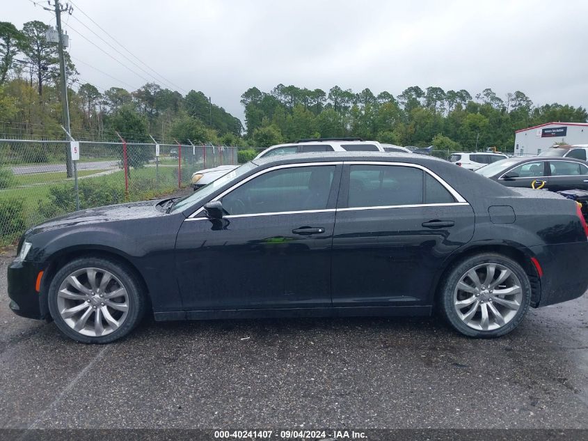 2C3CCAAGXKH556132 2019 Chrysler 300 Touring