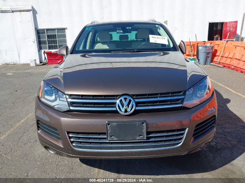 2014 Volkswagen Touareg 3.6L Lux VIN: WVGEF9BP3ED014960 Lot: 40241729