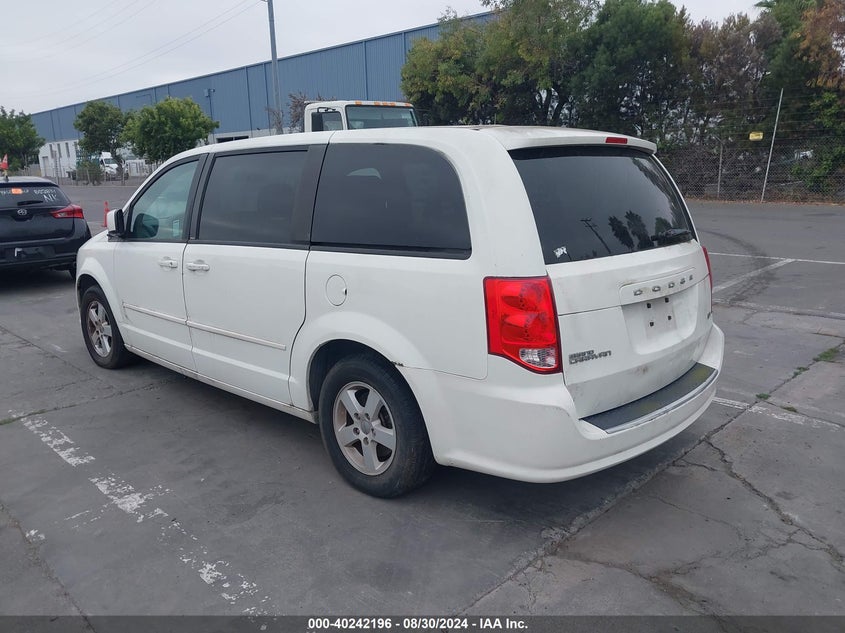 Vin: 2c4rdgcg4dr580717, lot: 40730372, dodge grand caravan sxt 20133