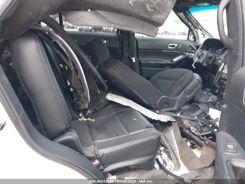 VIN 1FM5K8AR8HGD92610 2017 FORD UTILITY POLICE INTERCEPTOR