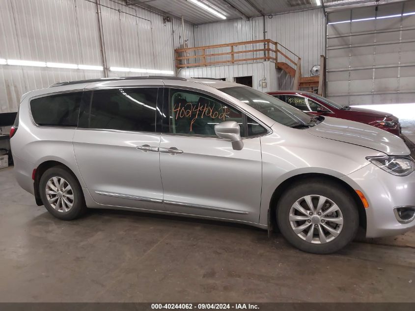 2018 Chrysler Pacifica Touring L VIN: 2C4RC1BG8JR290607 Lot: 40244062