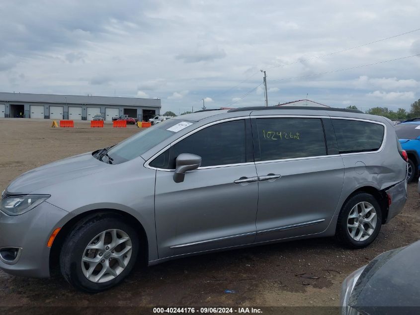 2017 Chrysler Pacifica Touring-L VIN: 2C4RC1BG2HR809922 Lot: 40244176