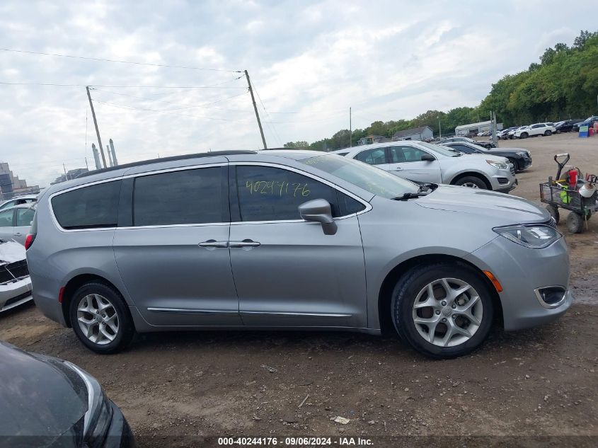 2017 Chrysler Pacifica Touring-L VIN: 2C4RC1BG2HR809922 Lot: 40244176