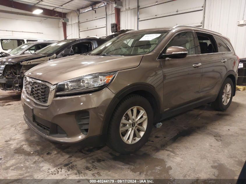 5XYPGDA35KG437130 2019 KIA SORENTO - Image 2