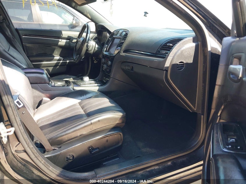 2020 CHRYSLER 300 300S - 2C3CCABT0LH180800