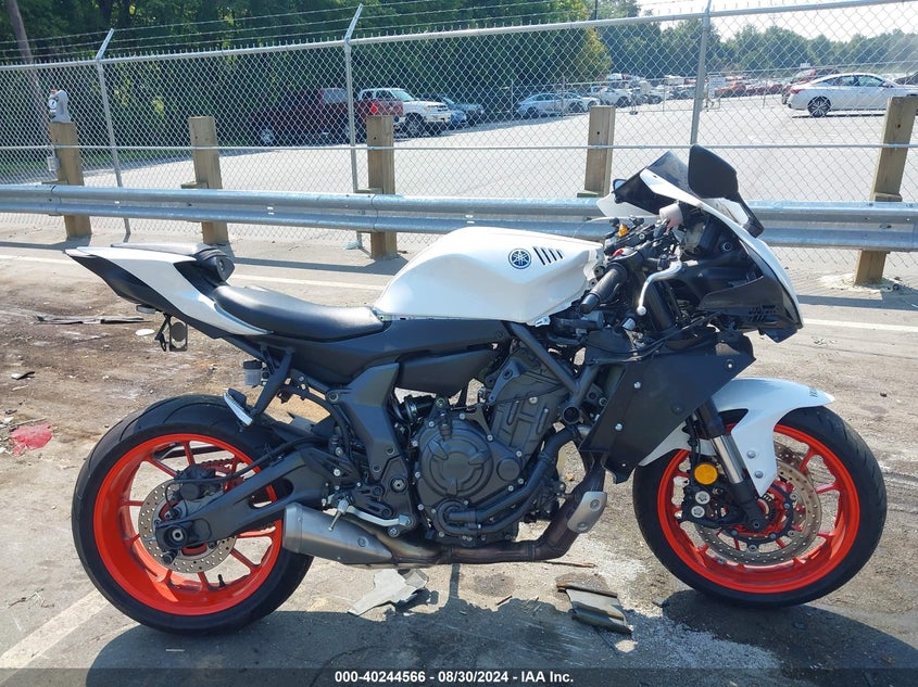 VIN JYARM38EXPA008040 2023 YAMAHA YZFR7
