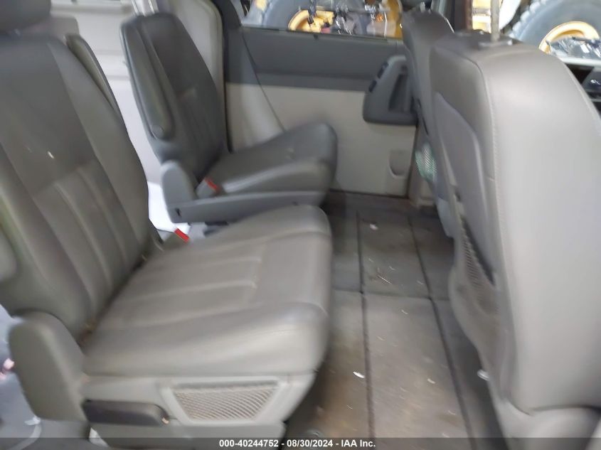 2010 Chrysler Town & Country Touring VIN: 2A4RR5DX0AR152069 Lot: 40244752