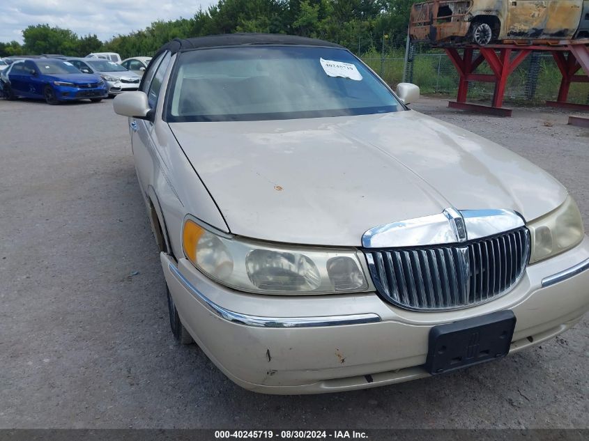 1999 Lincoln Town Car Cartier VIN: 1LNHM83W5XY677395 Lot: 40245719