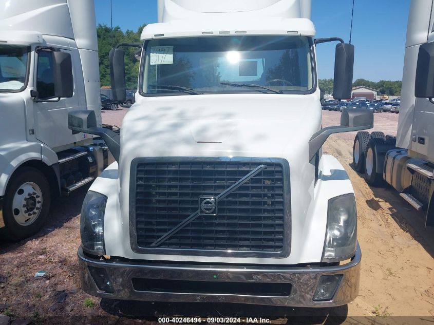 2018 Volvo Vnl VIN: 4V4NC9EG7JN885538 Lot: 40246494