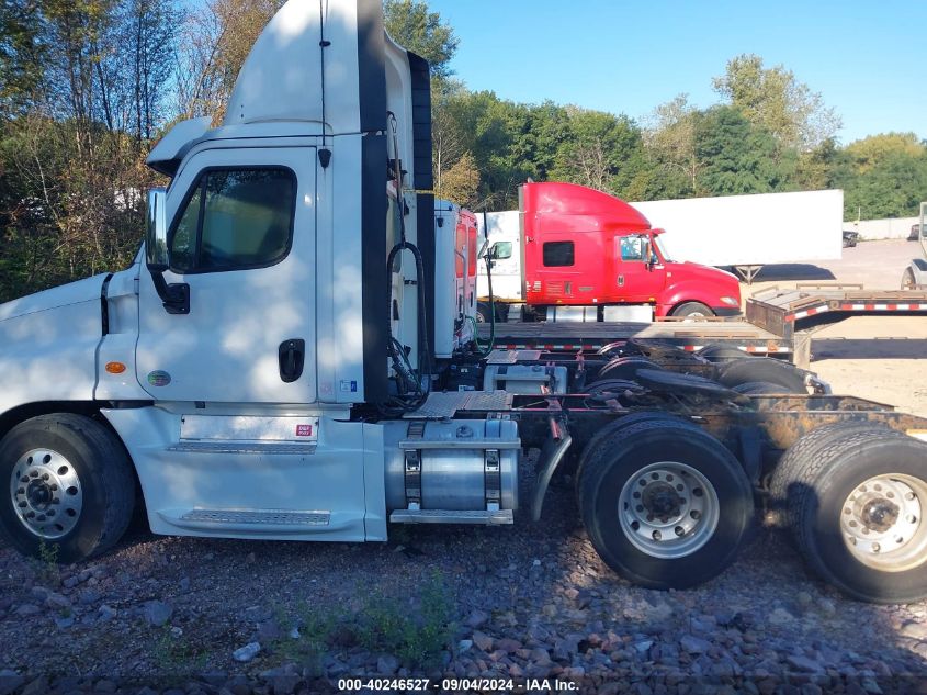 2018 Freightliner Cascadia 125 VIN: 3AKJGEDV9JSJL7244 Lot: 40246527