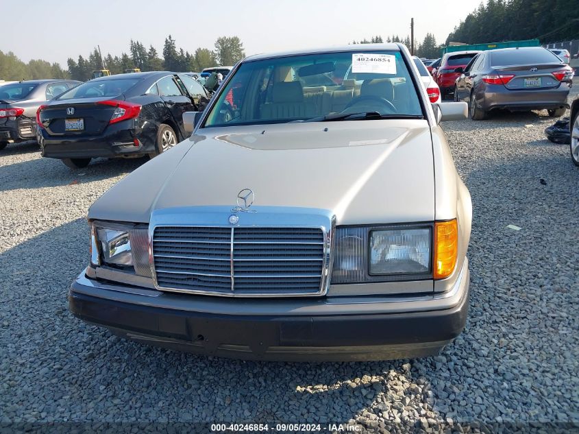 WDBEA26D2NB695469 1992 Mercedes-Benz 300 E 2.6