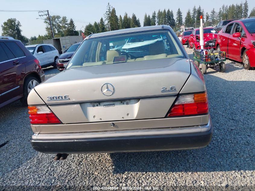 WDBEA26D2NB695469 1992 Mercedes-Benz 300 E 2.6