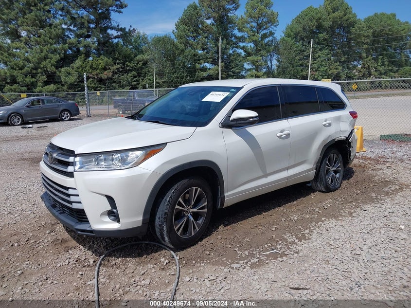VIN 5TDZARFH0HS025883 2017 TOYOTA HIGHLANDER LE