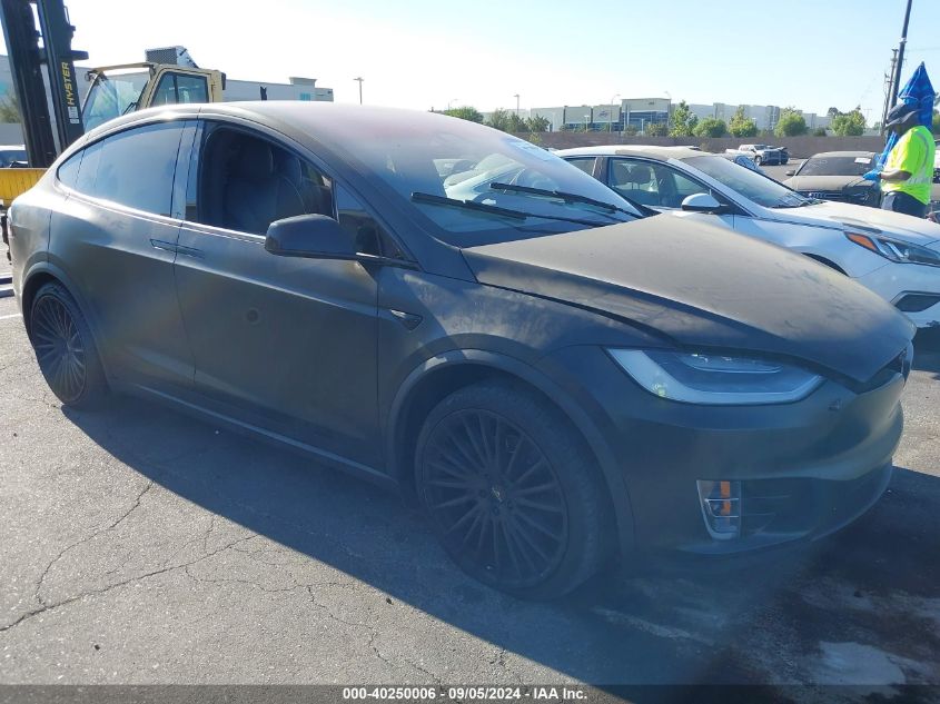 5YJXCAE42LF285605 2020 TESLA MODEL X - Image 1