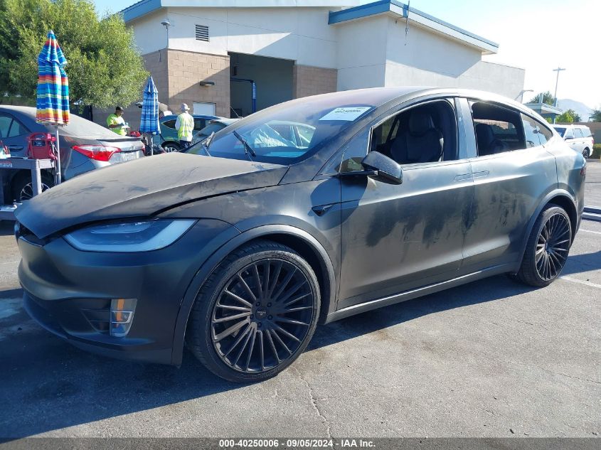 5YJXCAE42LF285605 2020 TESLA MODEL X - Image 2