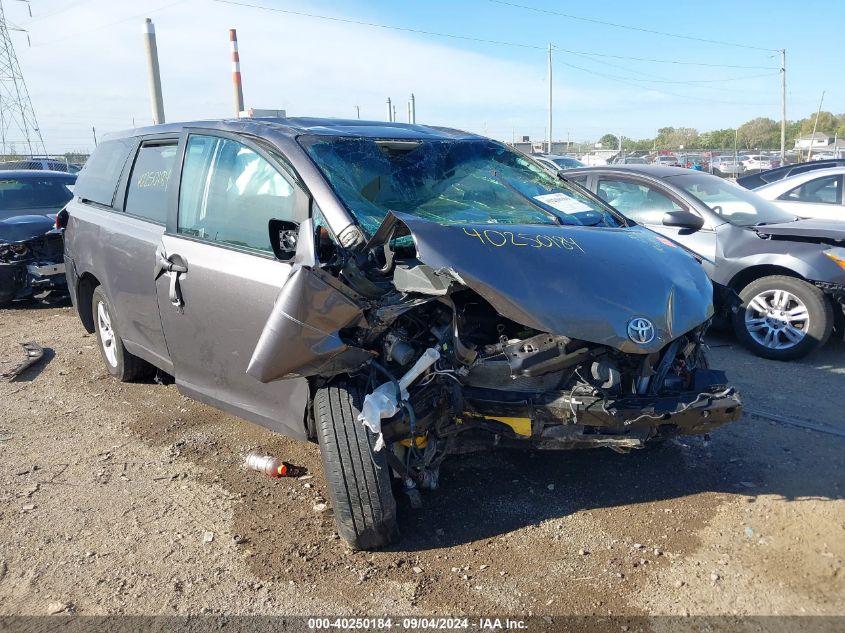 2016 TOYOTA SIENNA