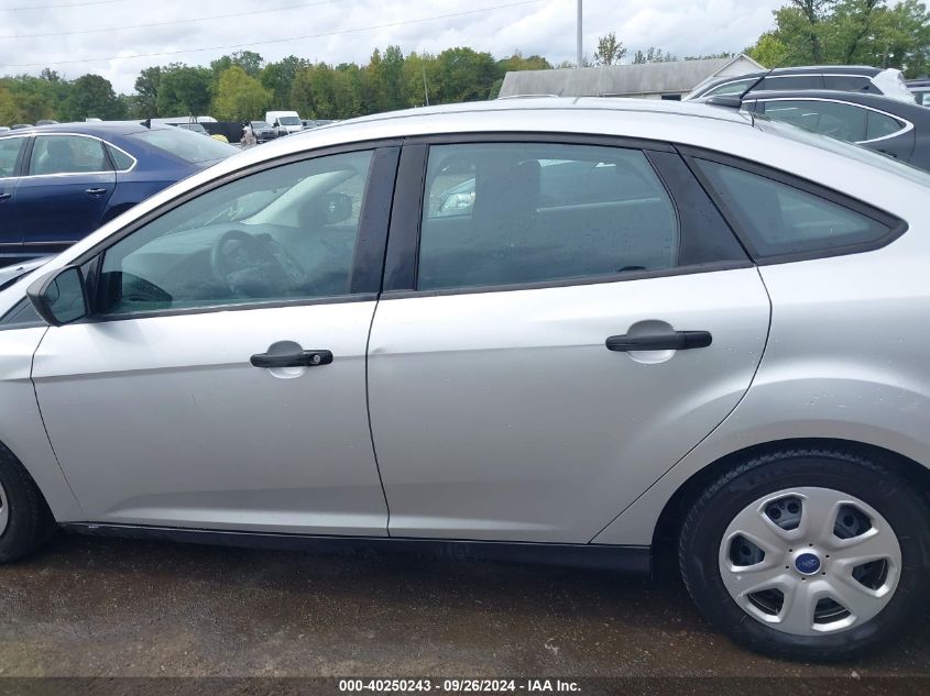 2015 Ford Focus S VIN: 1FADP3E21FL273647 Lot: 40250243