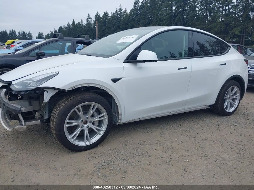 2022 Tesla Model Y Long Range Dual Motor All-Wheel Drive VIN: 7SAYGAEE4NF566361 Lot: 40250312