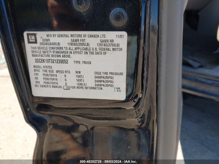 2GCEK19T321239052 2002 Chevrolet Silverado 1500 Lt