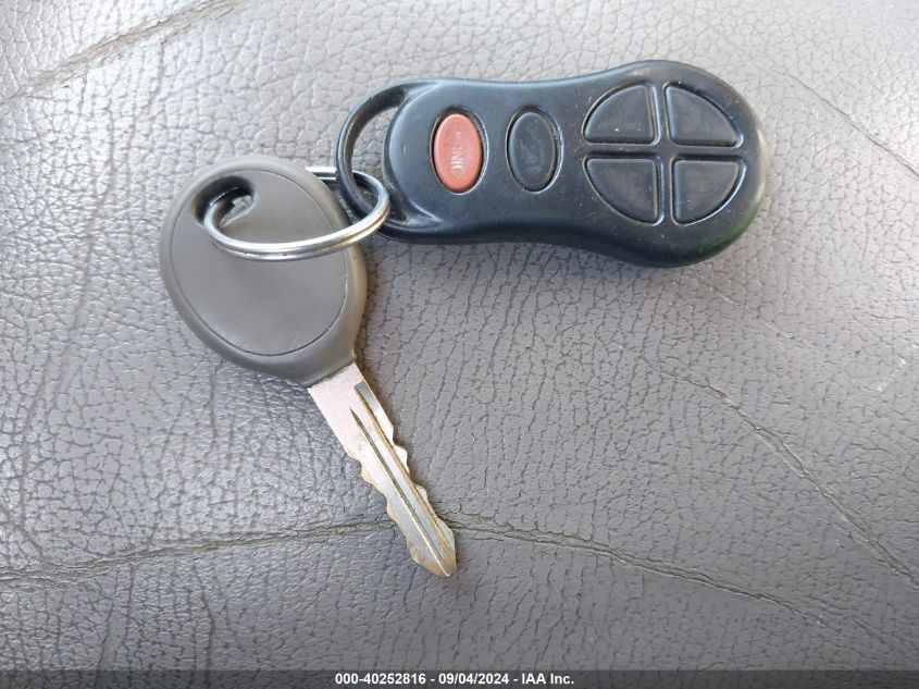 2000 Chrysler Town & Country Limited VIN: 1C4GT64L8YB566839 Lot: 40252816