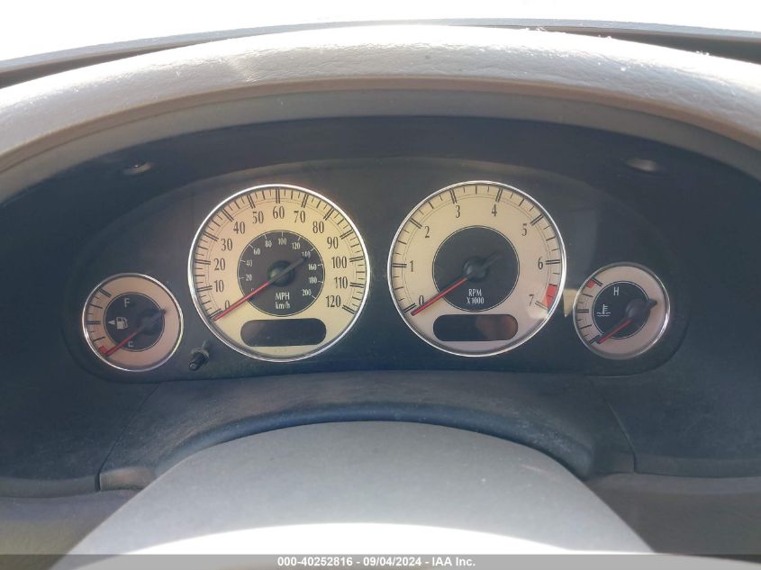 2000 Chrysler Town & Country Limited VIN: 1C4GT64L8YB566839 Lot: 40252816