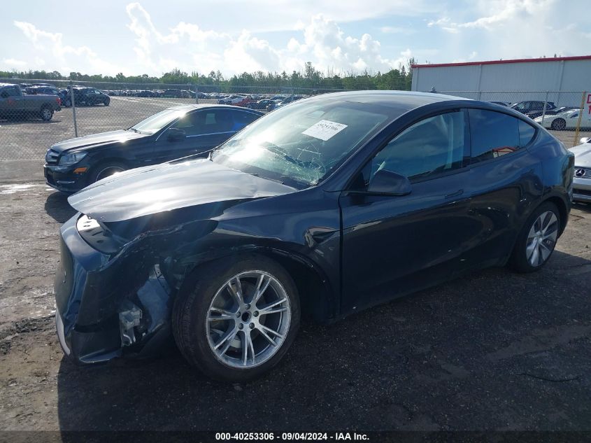 2024 Tesla Model Y Long Range Dual Motor All-Wheel Drive/Rwd VIN: 7SAYGDED0RF092181 Lot: 40253306