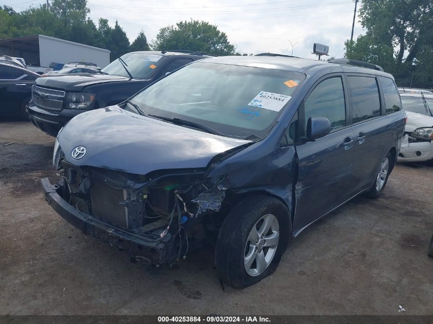 5TDKK3DC2FS607046 2015 TOYOTA SIENNA - Image 2