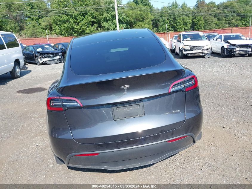 2024 Tesla Model Y Long Range Dual Motor All-Wheel Drive VIN: 7SAYGDEE0RA301439 Lot: 40254015