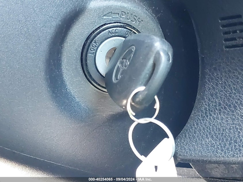 2017 TOYOTA COROLLA LE - 5YFBURHE1HP674581