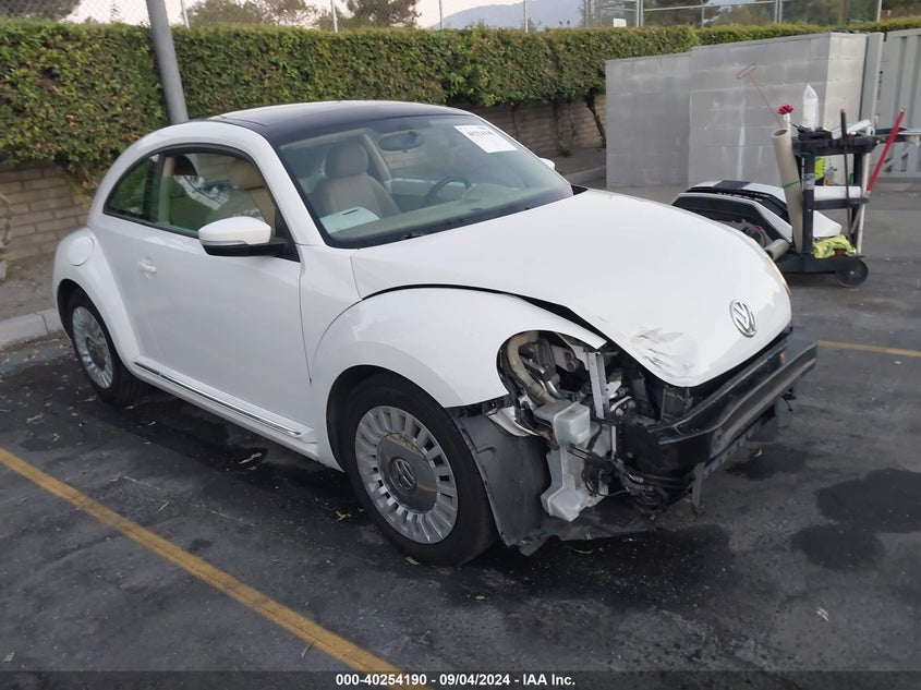 2013 VOLKSWAGEN BEETLE 2.5L - 3VWJP7AT5DM678468