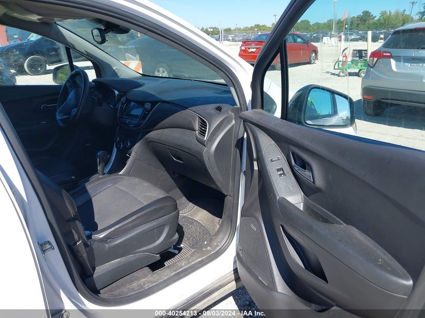 VIN 3GNCJLSB2JL294135 2018 CHEVROLET TRAX LT