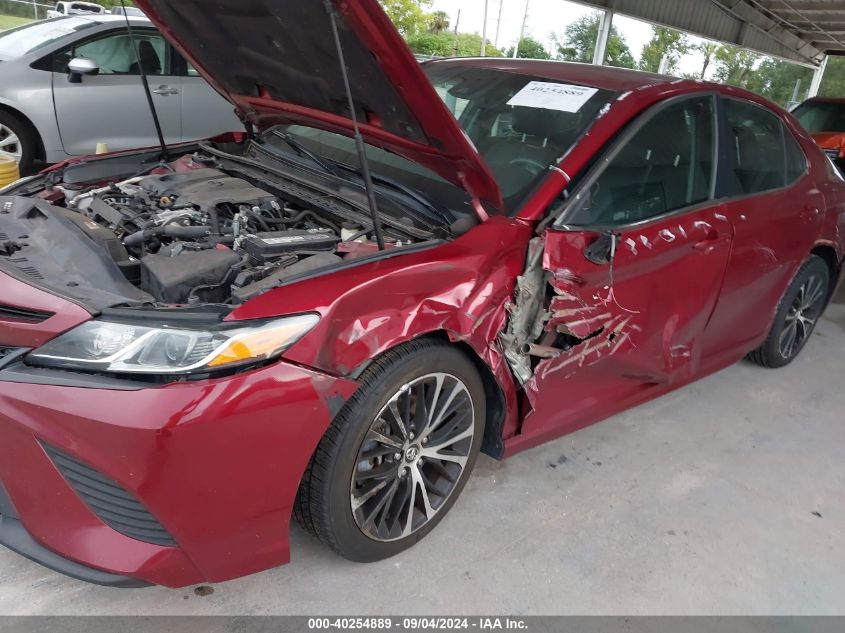 2018 Toyota Camry L/Le/Xle/Se/Xse VIN: 4T1B11HK3JU563065 Lot: 40254889