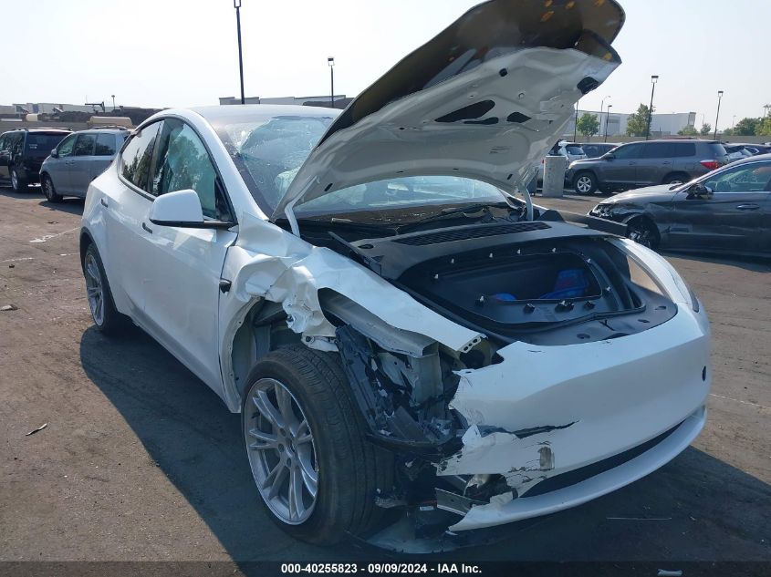 7SAYGDED3RF011125 2024 TESLA MODEL Y - Image 1