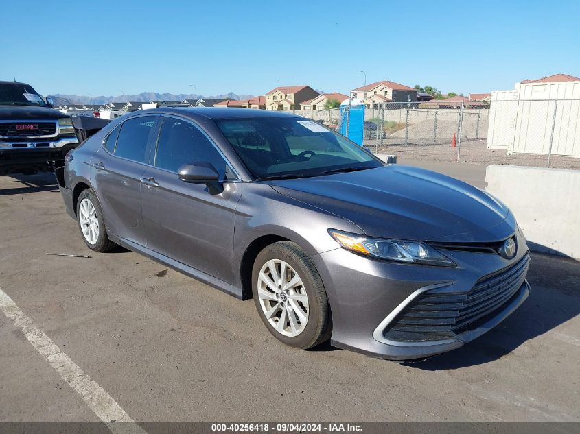 4T1C11AK8NU649623 2022 TOYOTA CAMRY - Image 1