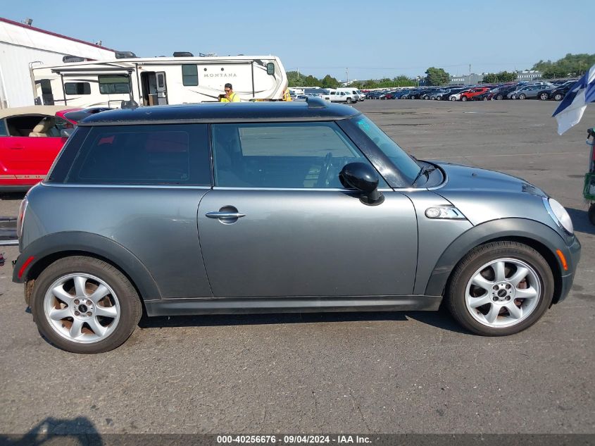 2010 Mini Cooper S VIN: WMWMF7C58ATZ34551 Lot: 40256676