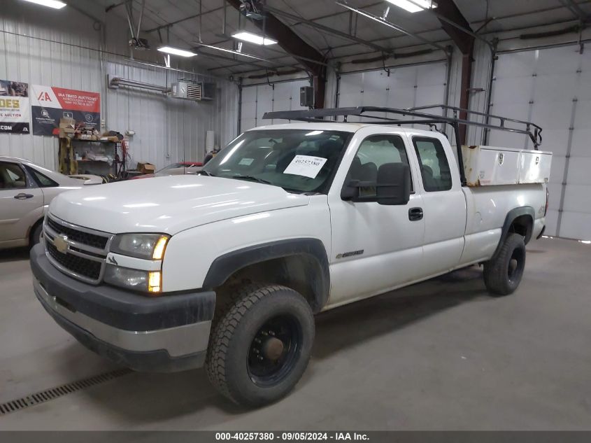 2006 Chevrolet Silverado 2500Hd Work Truck VIN: 1GCHK29U16E208303 Lot: 40257380