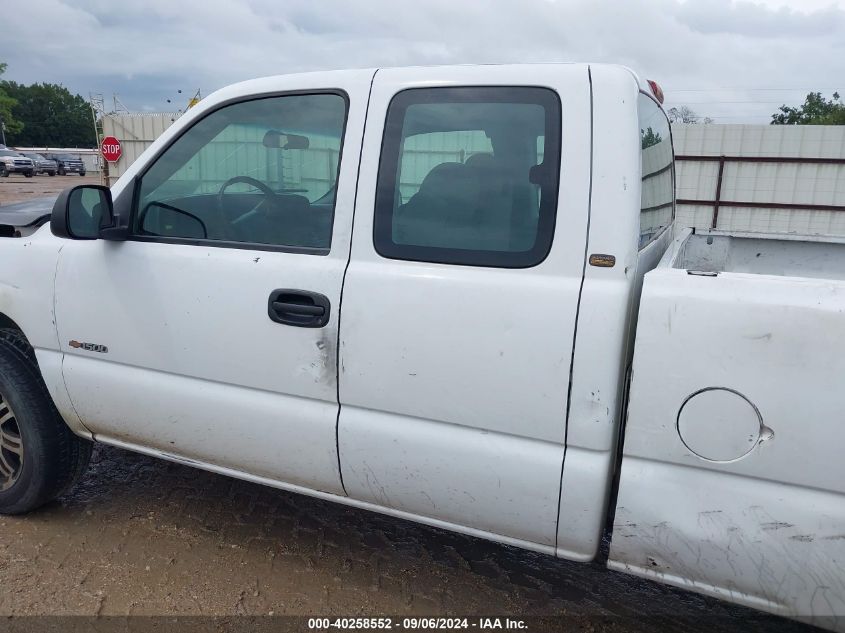 2000 Chevrolet Silverado 1500 VIN: 1GCEK19T7YZ268425 Lot: 40258552