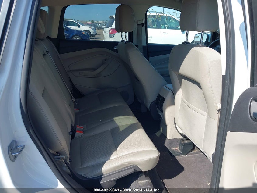 VIN 1FMCU9GD2HUC79885 2017 FORD ESCAPE SE