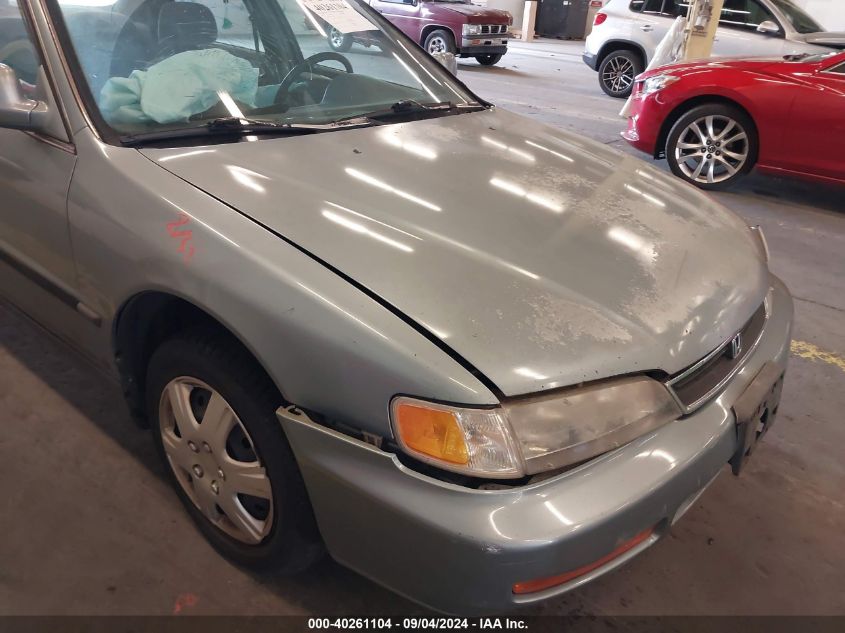 1996 Honda Accord Lx/Ex VIN: 1HGCD5530TA019522 Lot: 40261104