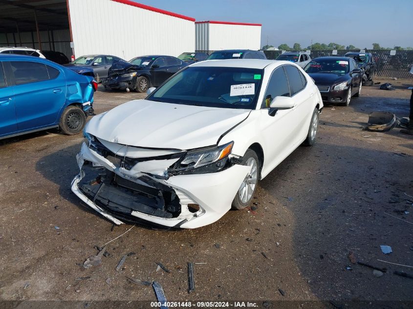 JTNB11HK2J3033420 2018 TOYOTA CAMRY - Image 2