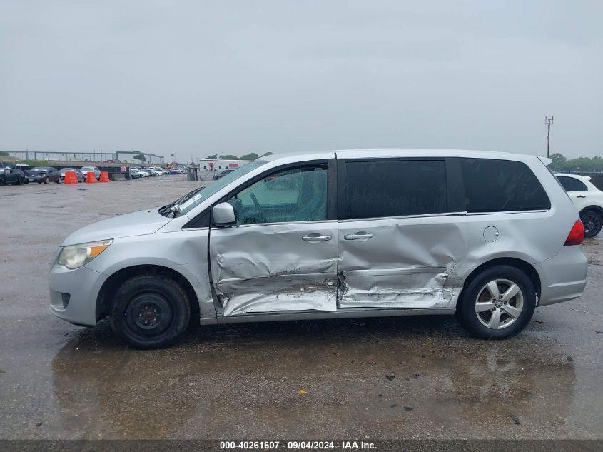 2V4RW3D12AR186695 2010 Volkswagen Routan Se